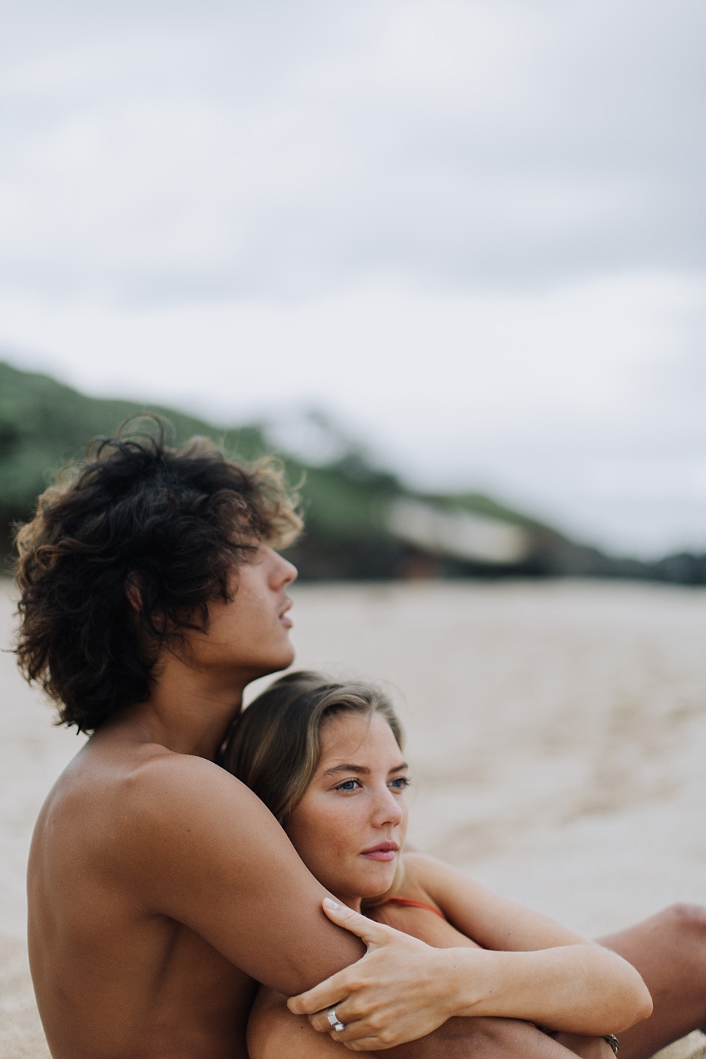 maui couples photography at ho'okipa in maui, hawaii. 