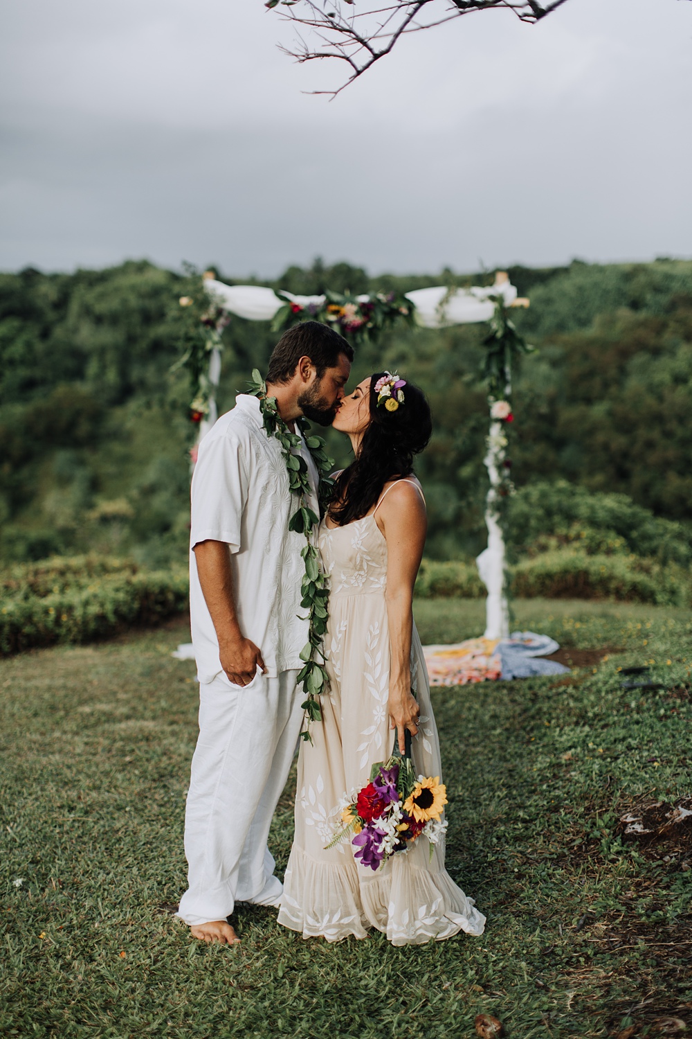 maui wedding photographer in haiku, hawaii 