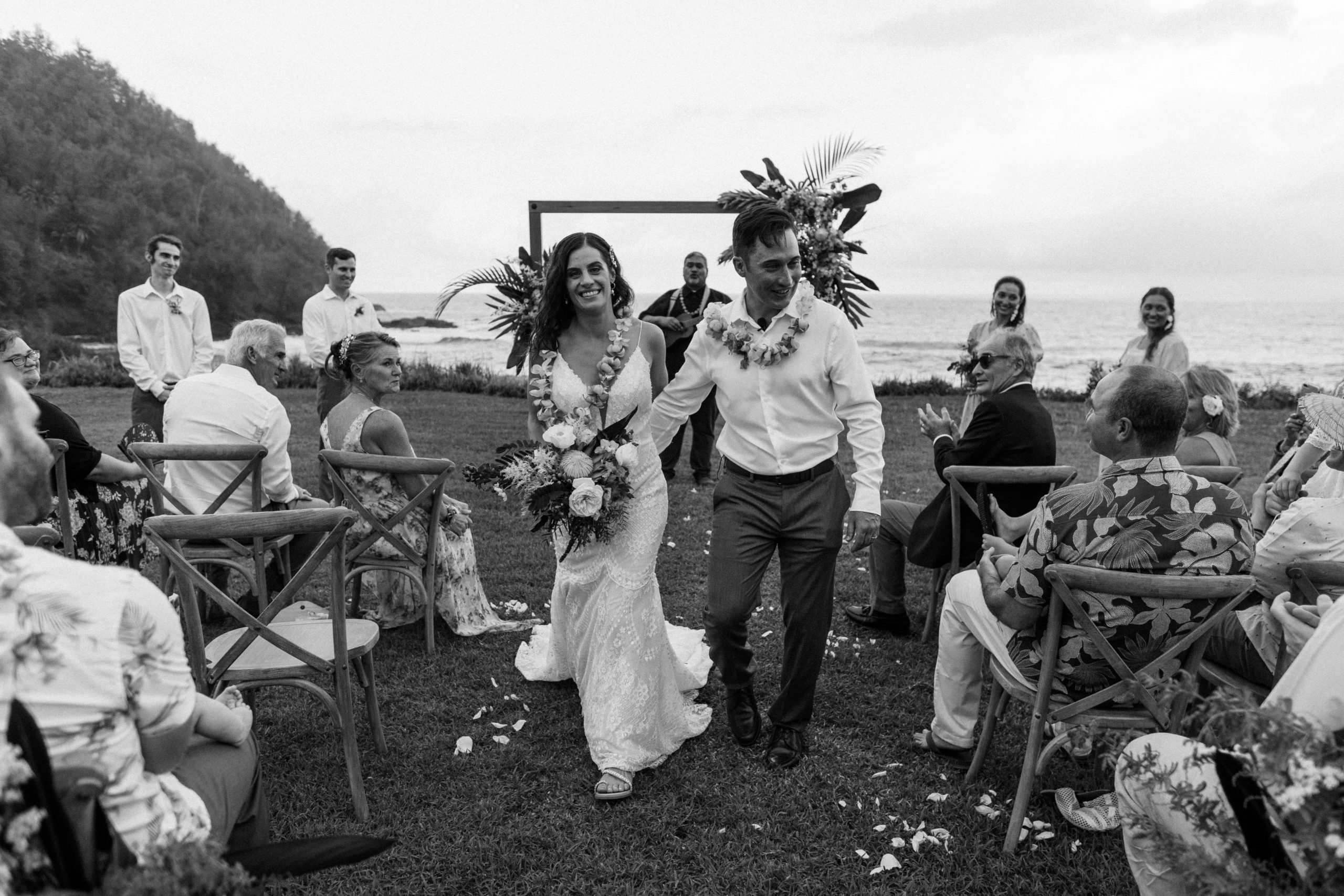 couple getting married at Hana-Maui resort